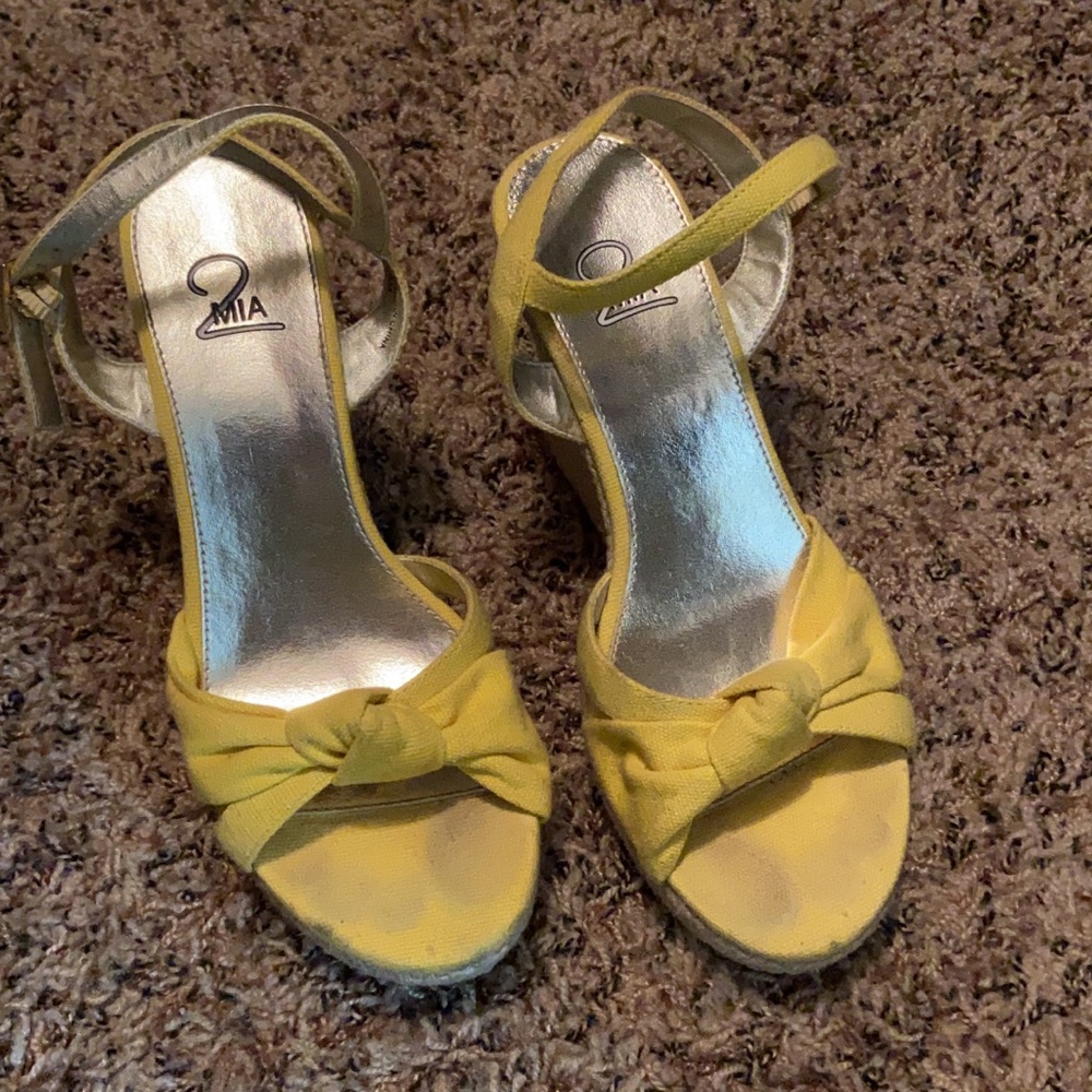 Summer wedges